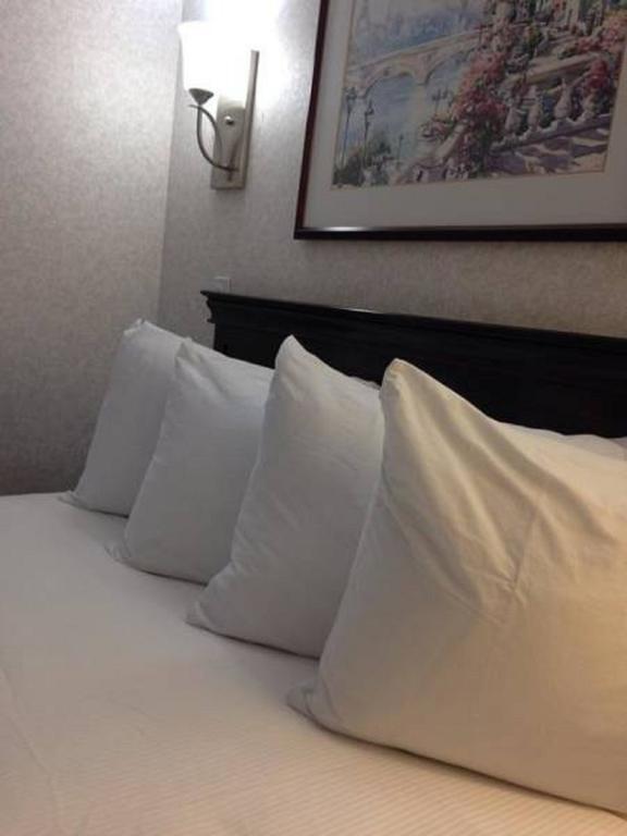 Ramada By Wyndham Abbotsford Hotell Rum bild