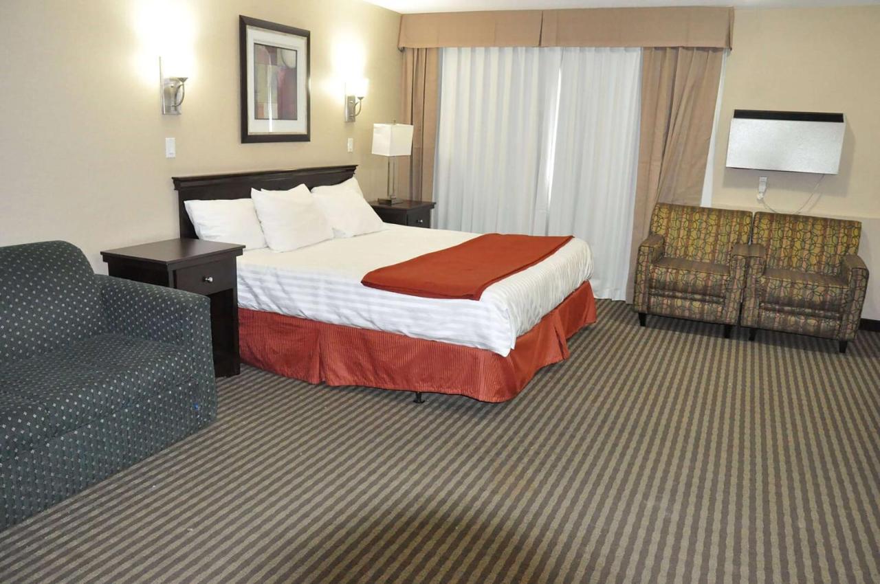 Ramada By Wyndham Abbotsford Hotell Exteriör bild